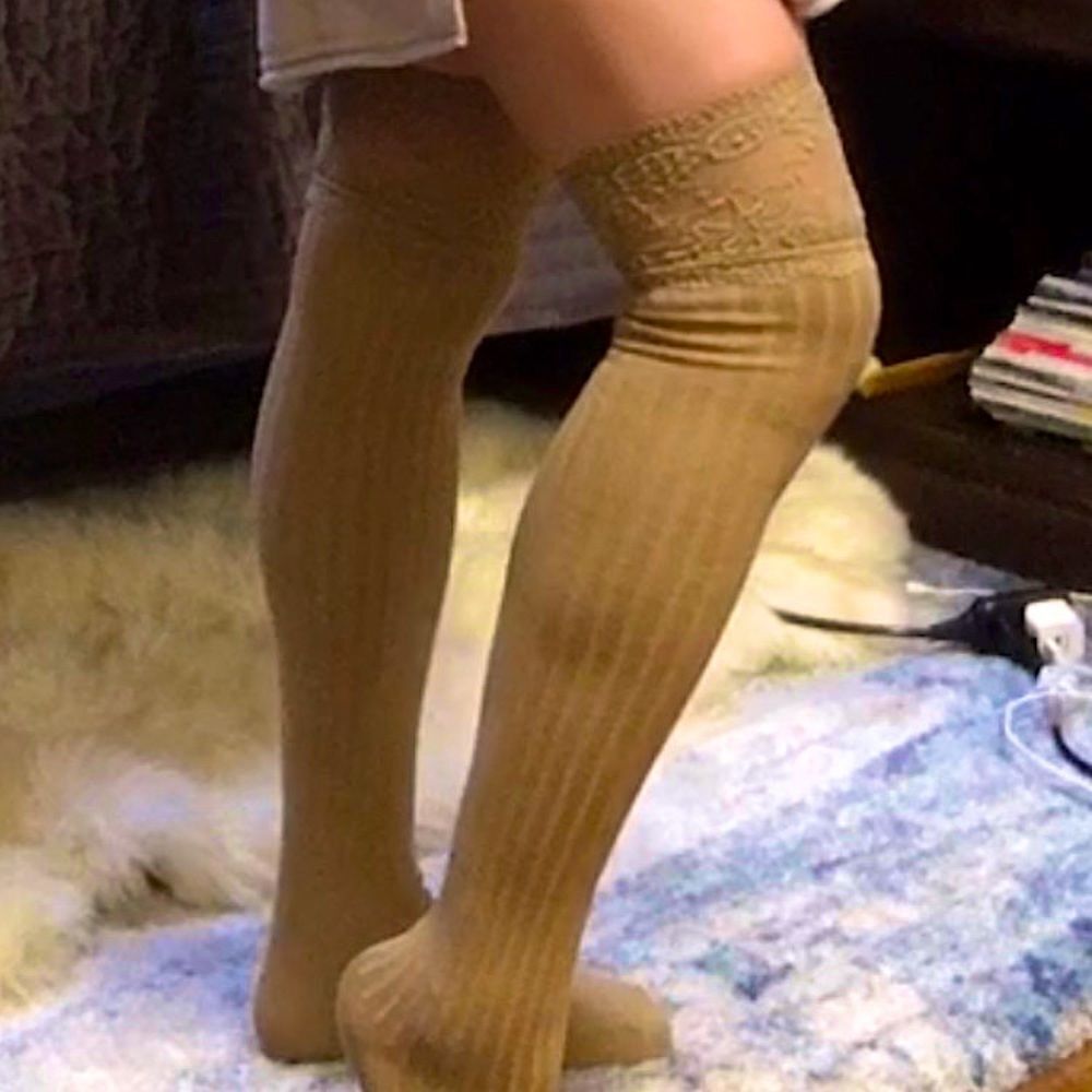Ruffled Lace Thigh High Socks    - Picture 2 of 7